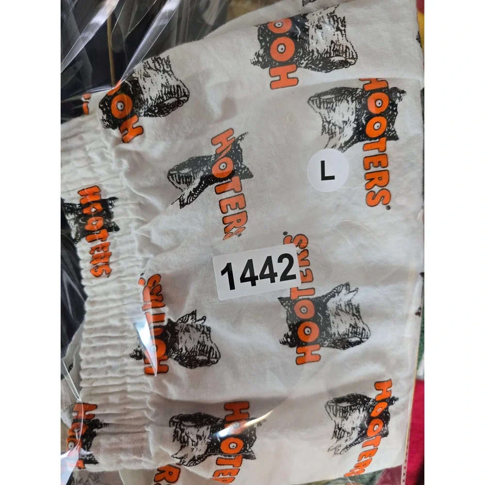 Hooters vintage owl